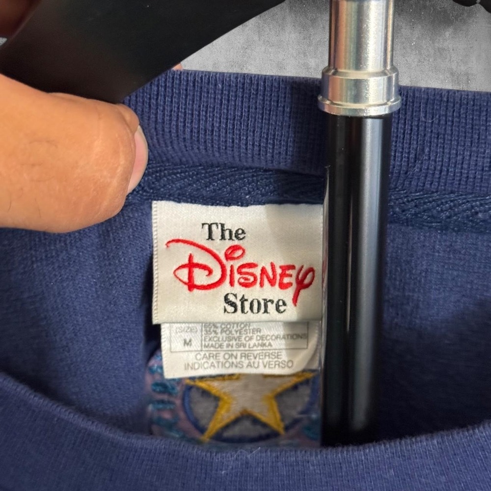 Disney vintage Mickey Mouse crewneck sweatshirt  Mickey, Donald, Goofy & Minnie - Picture 4 of 7